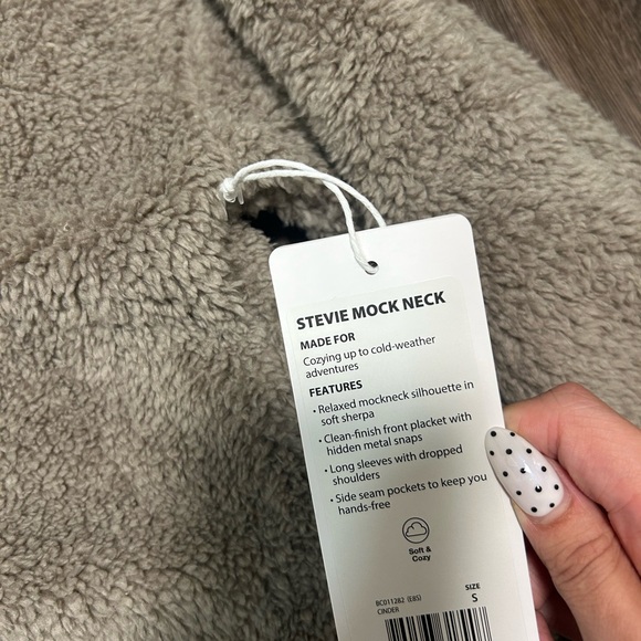 Sherpa Mockneck Sweatshirt - Picture 2 of 5